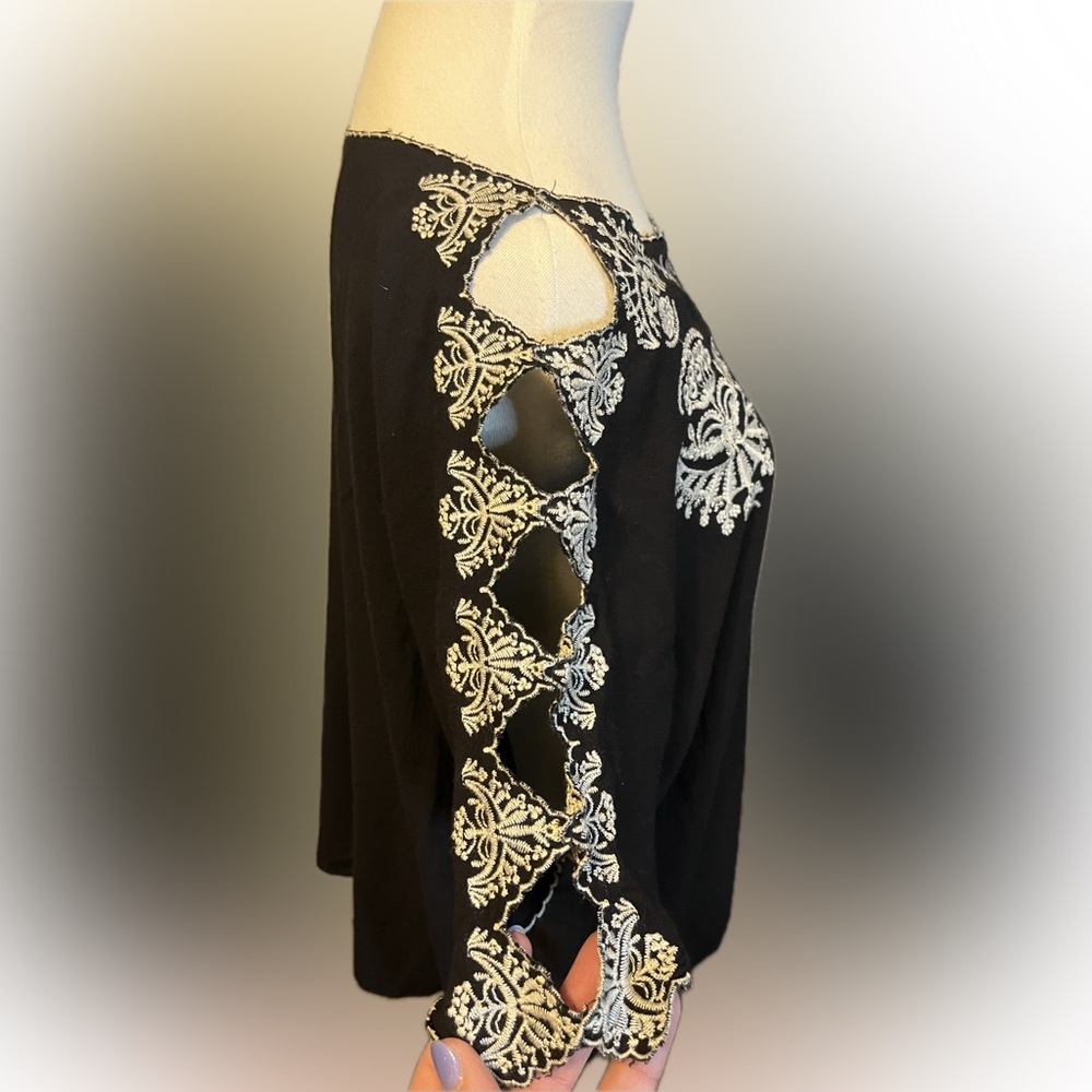 Umgee Embroidered Black Loose Fitting Top size M - Picture 3 of 12